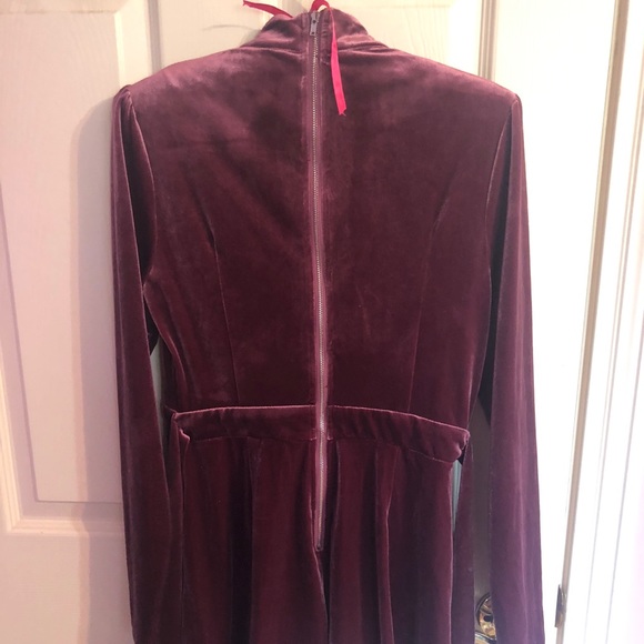 Piacé boutique maroon velour romper. Size M - Picture 3 of 4